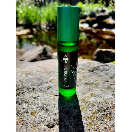 mágia olaj zöld üvegben nyárfa rügyekből készítve boszorkányoknak és természet kedvelőkenk